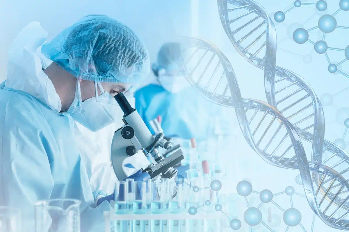 Medizinische Illustration einer menschlichen Zelle unter oxidativem Stress durch Rauchen. Rote Blitze symbolisieren Mikro-Schäden an der Zellmembran und dem Zellkern, die das Krebsrisiko erhöhen. Das Bild verdeutlicht die Notwendigkeit eines Rauchstopps mit Asmoken, um die zelluläre Regeneration zu unterstützen